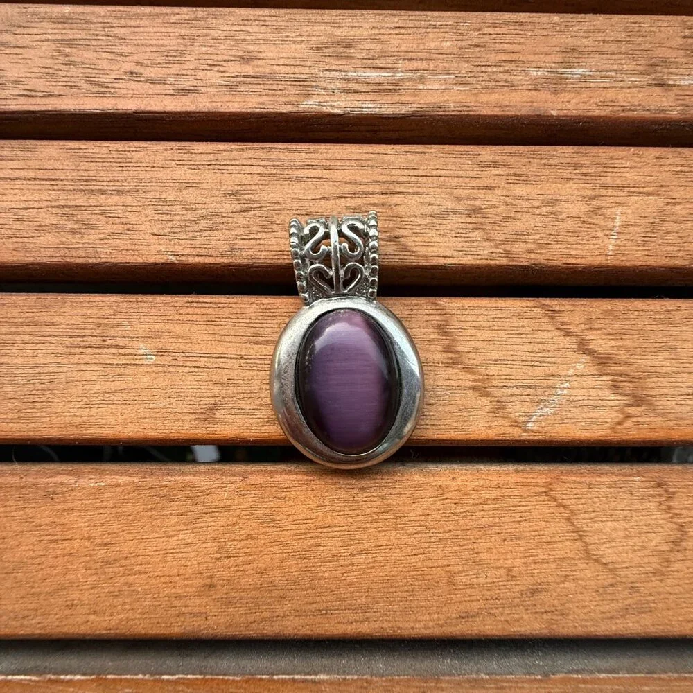Labradorite Stone Pendant With Silver Filigree Design - Picture 1 of 3